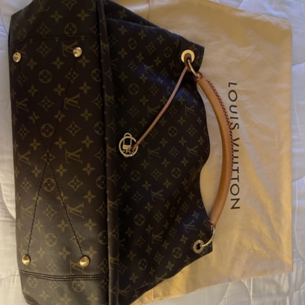 Louis Vuitton Artsy GM Monogram Canvas